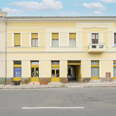 Central Park Apartments Oradea Extérieur photo